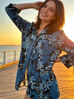 Blue Floral Button-Front Tunic Top